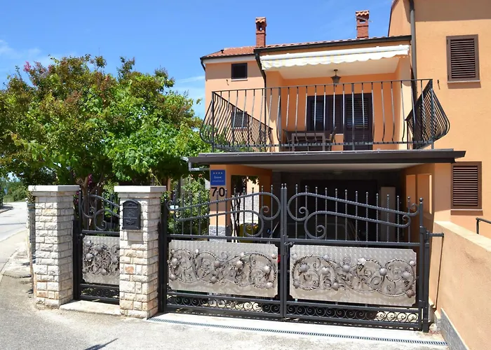 Konukevi Viola Istra 4*
