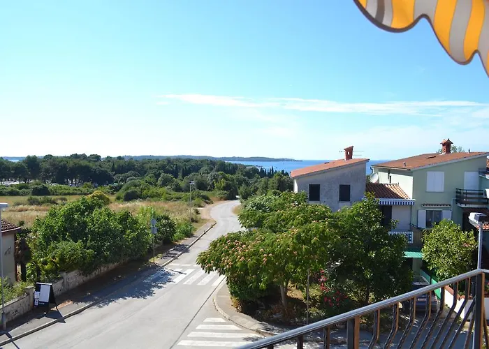 Viola Istra 4*