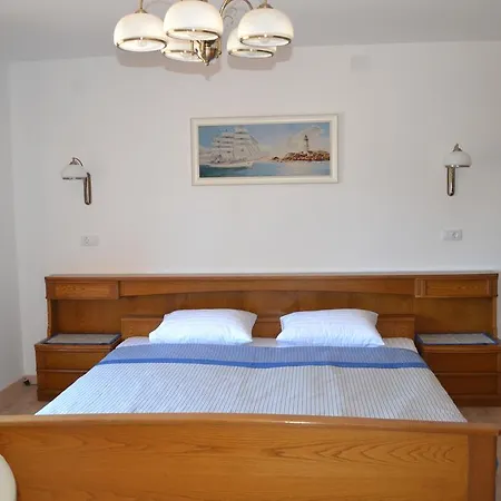 Viola Istra 4*