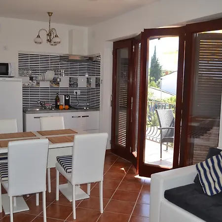 Viola Istra Штиньян